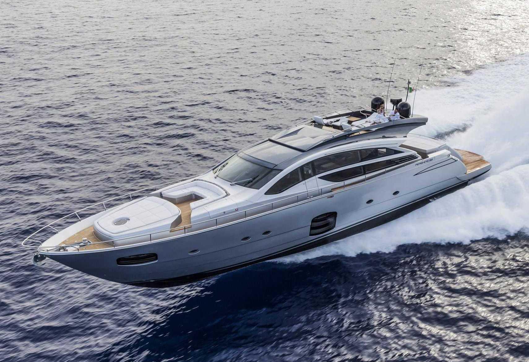 Pershing 82