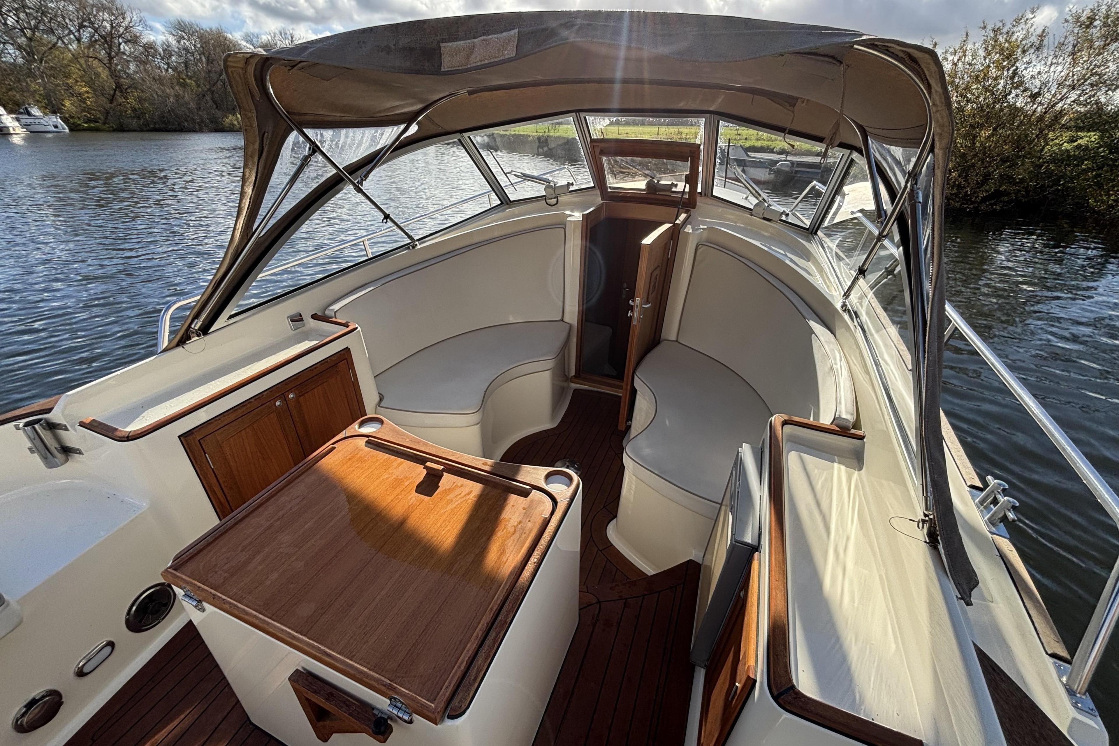 Intercruiser 27 Cabin