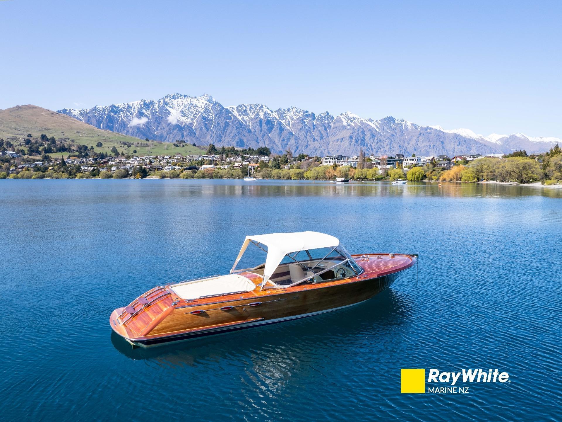 Williams 33ft Modern Classic