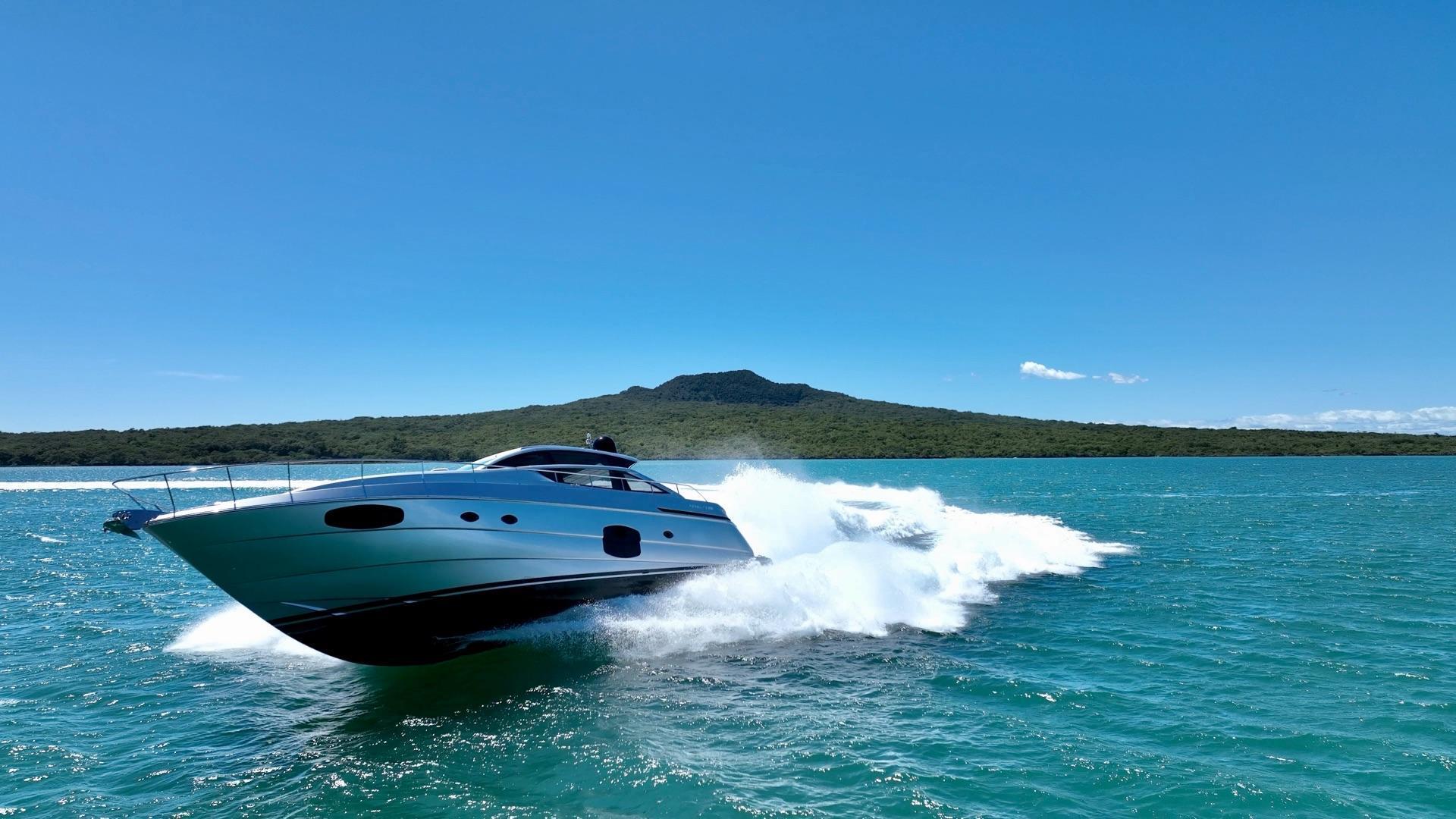 Pershing 62