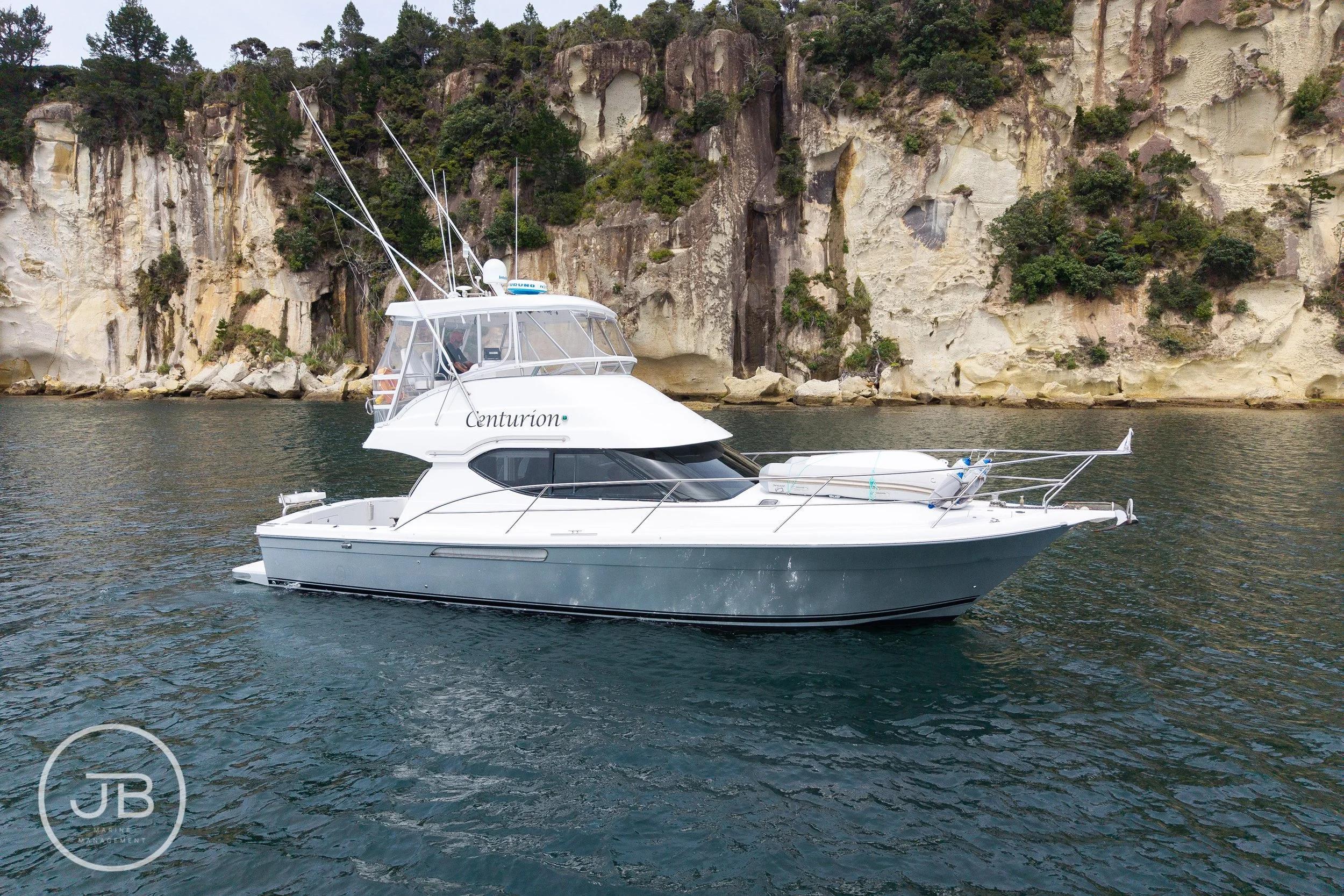 Mustang 41 Flybridge