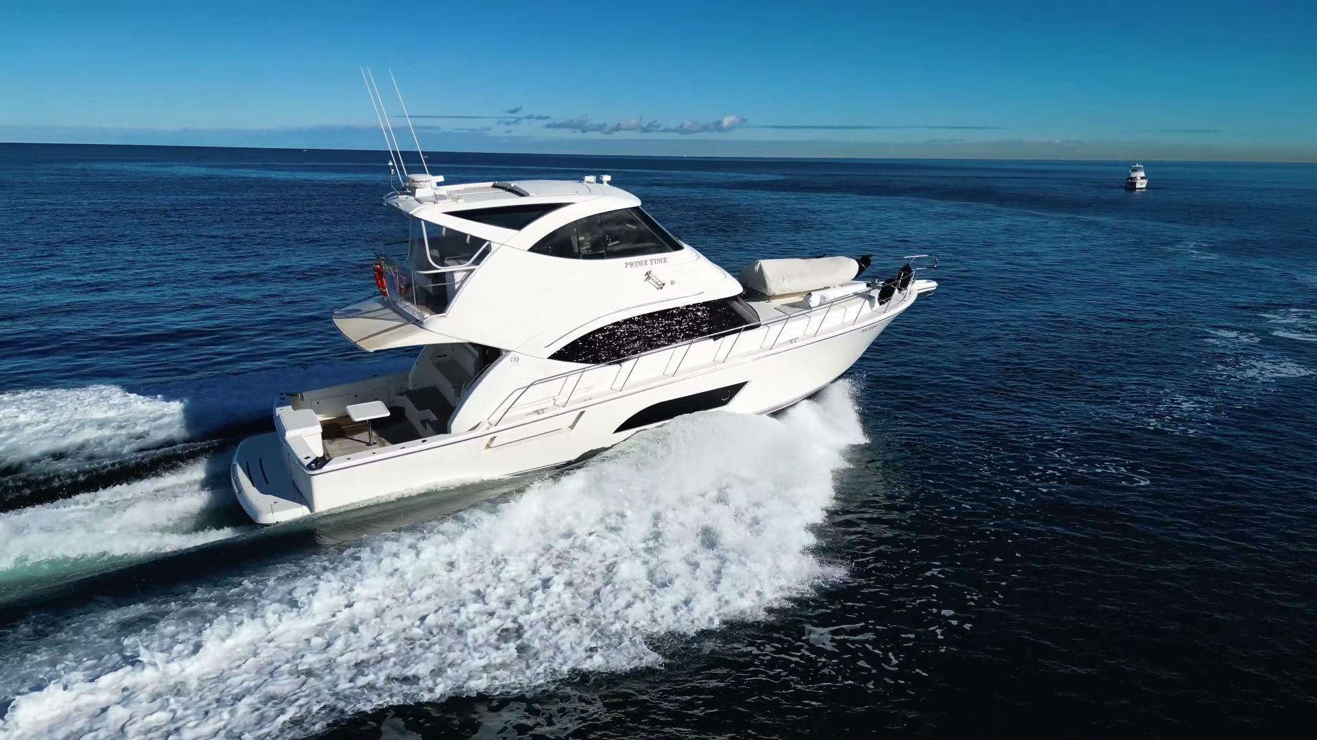 Riviera 53 Enclosed Flybridge