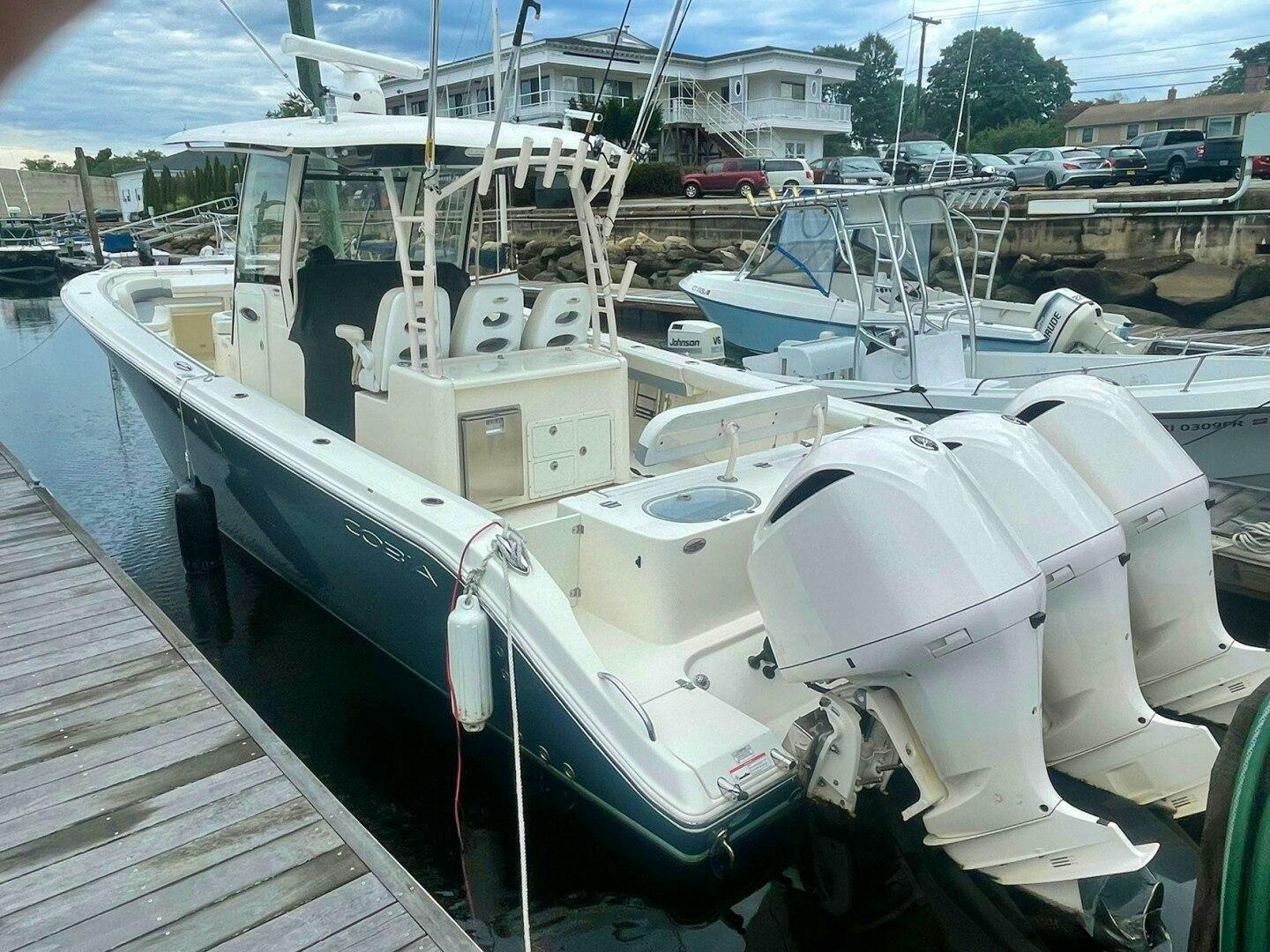 Cobia 344 Center Console