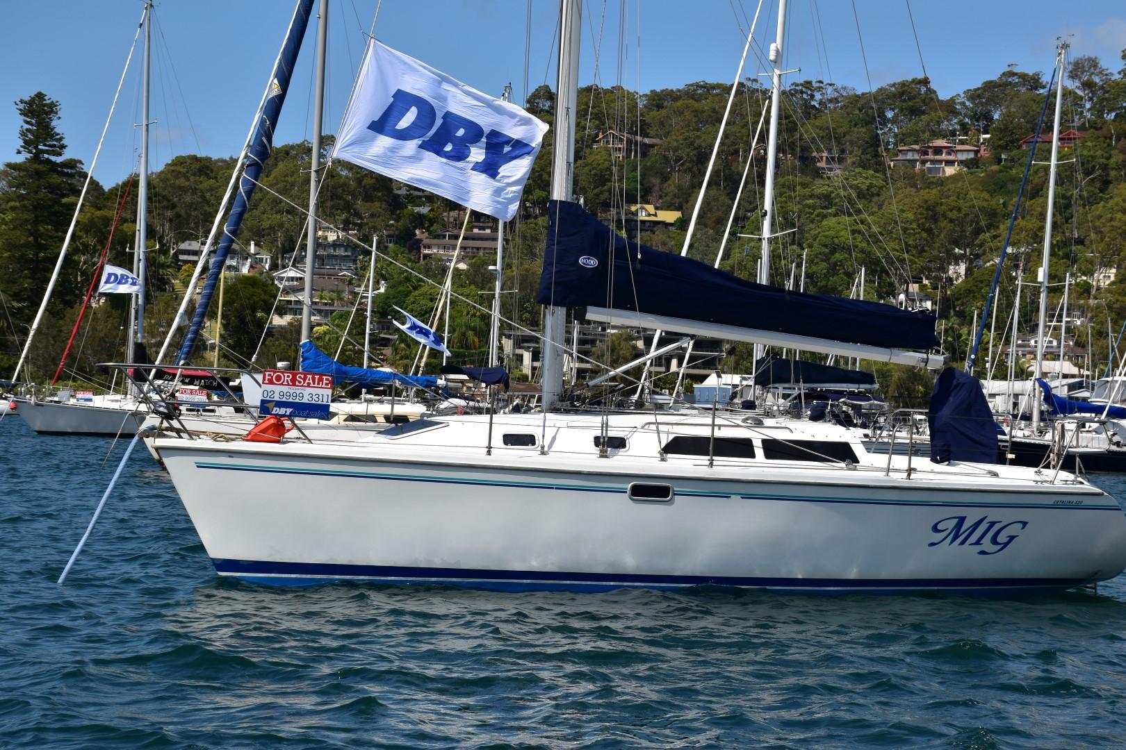Catalina Yachts 320