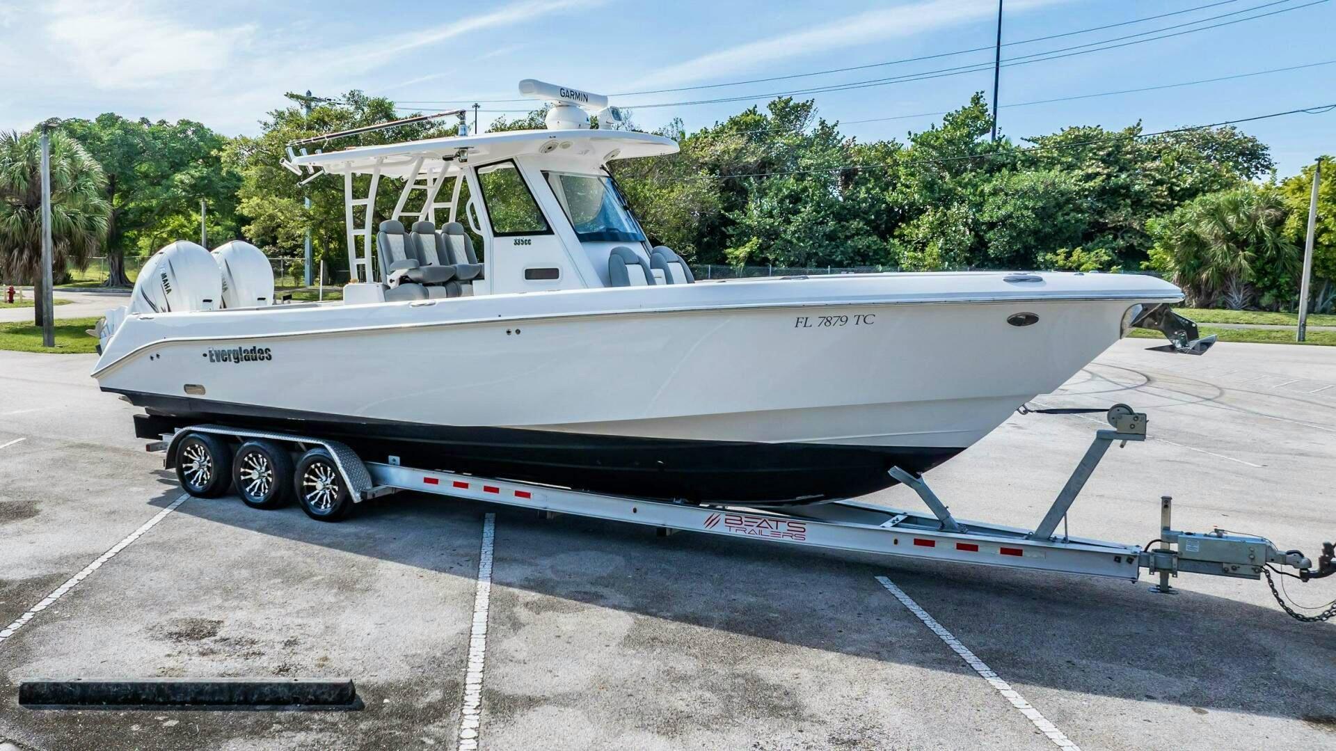 Everglades 335 Center Console