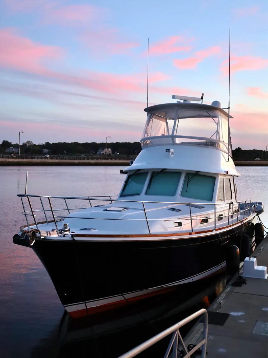 Sabre Yachts Flybridge Sedan 48