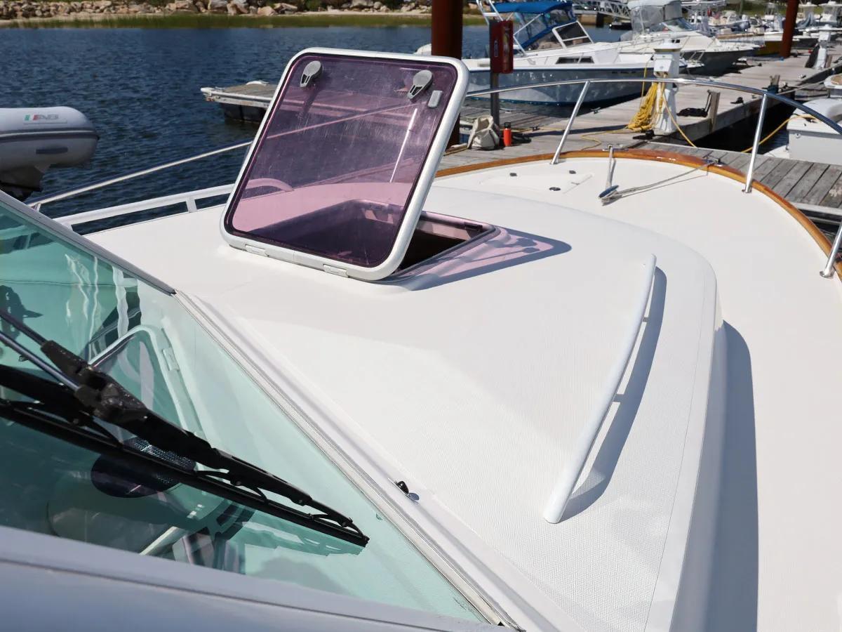 Hunt Yachts Surfhunter 29