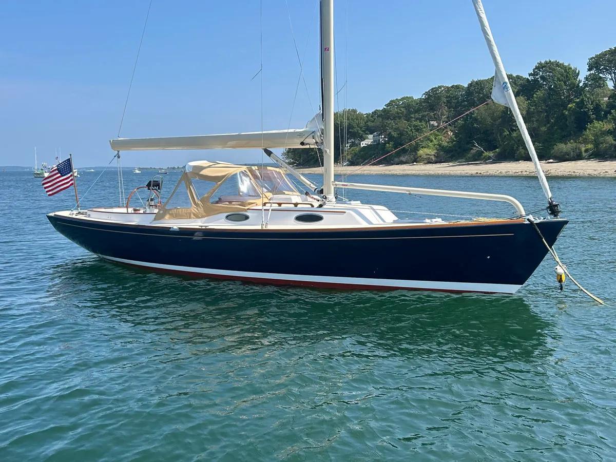 Alerion Express 33