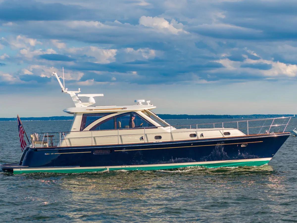 Hunt Yachts 44