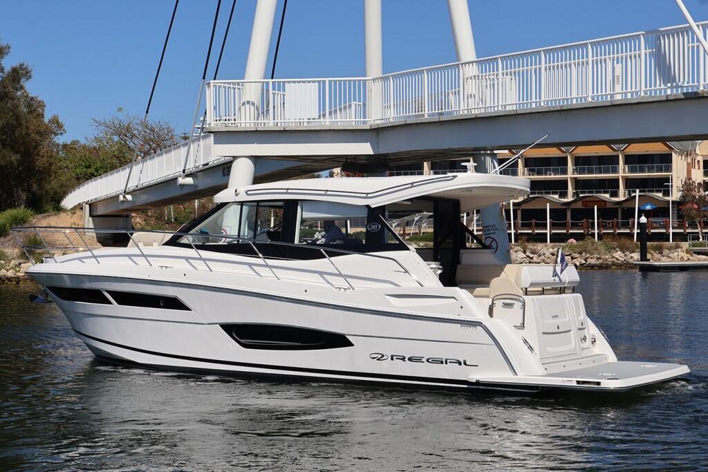 Regal 38 Grande Coupe