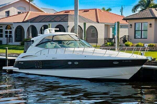 Cruisers 520 Express