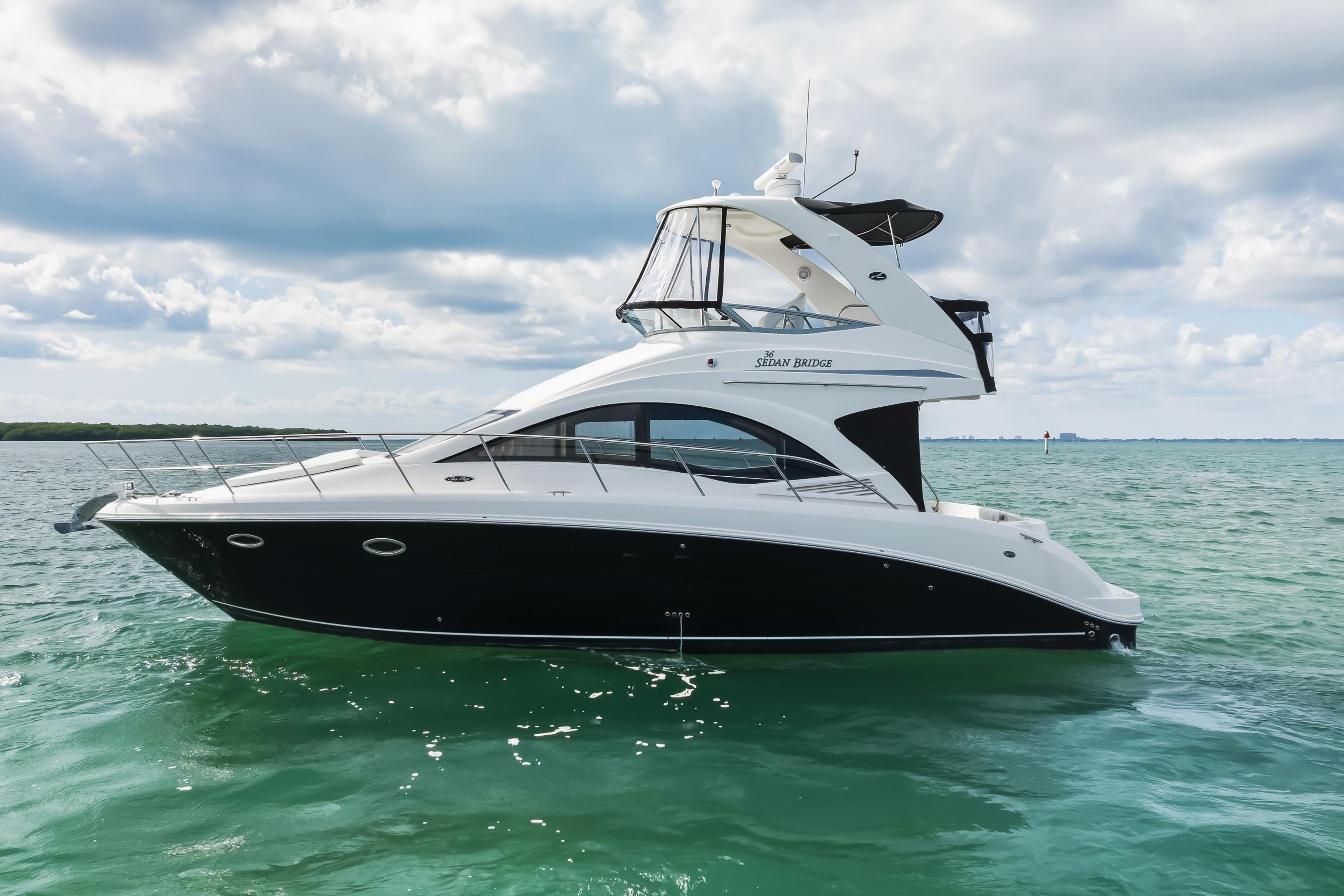 Sea Ray 36 Sedan Bridge