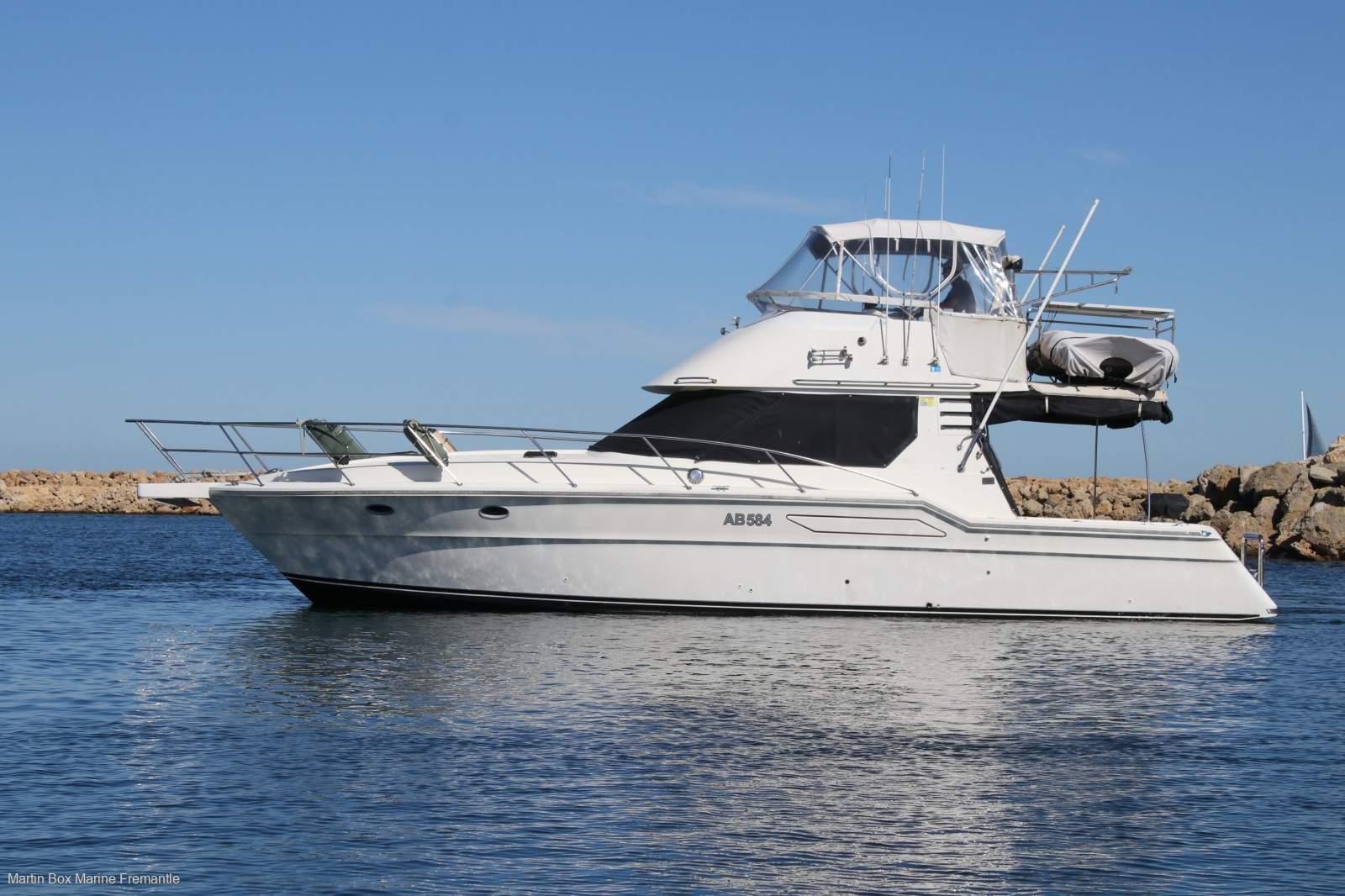 Thomascraft 38 Flybridge Cruiser