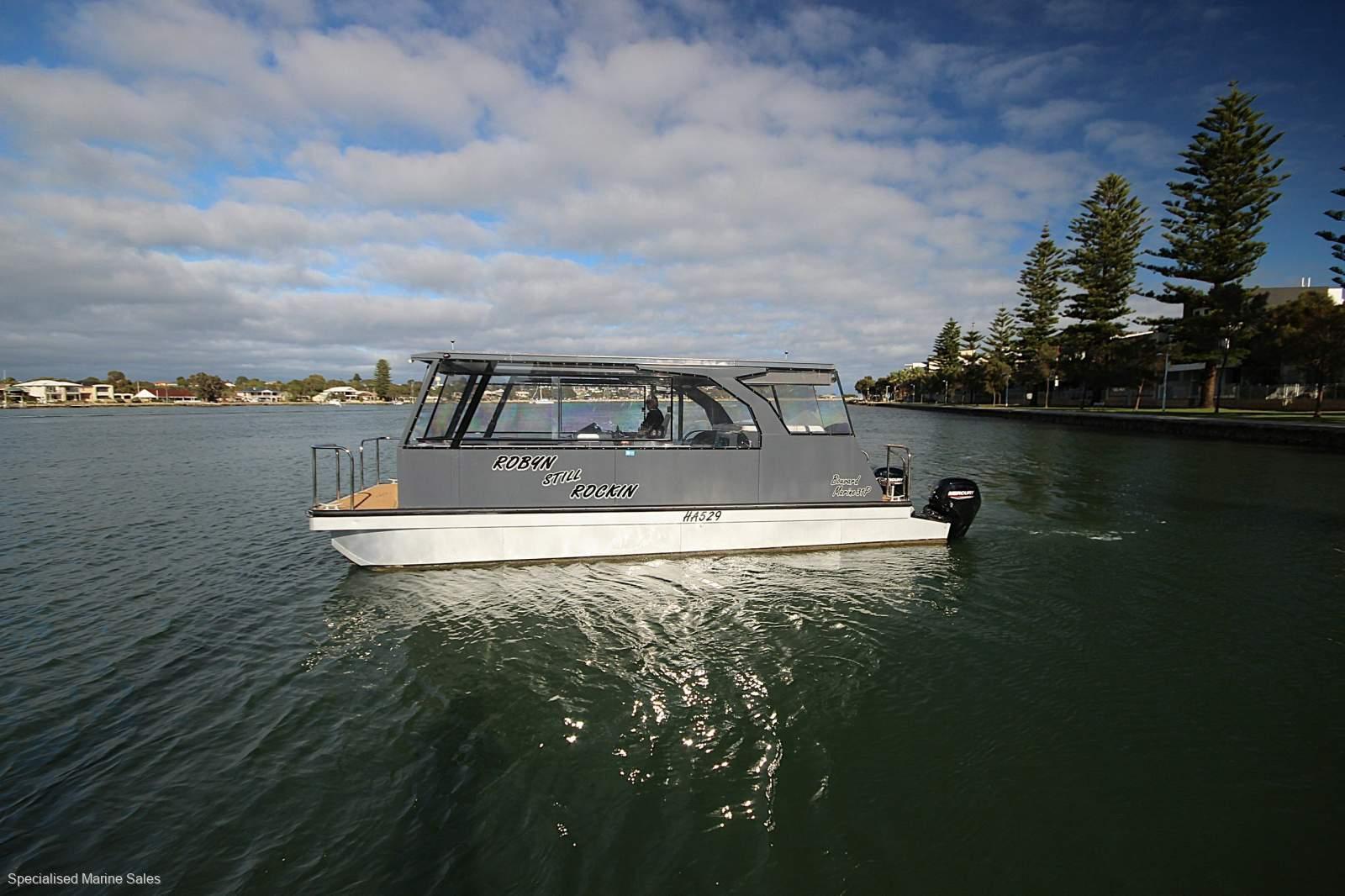 Bouvard Marine Party Boat 31P