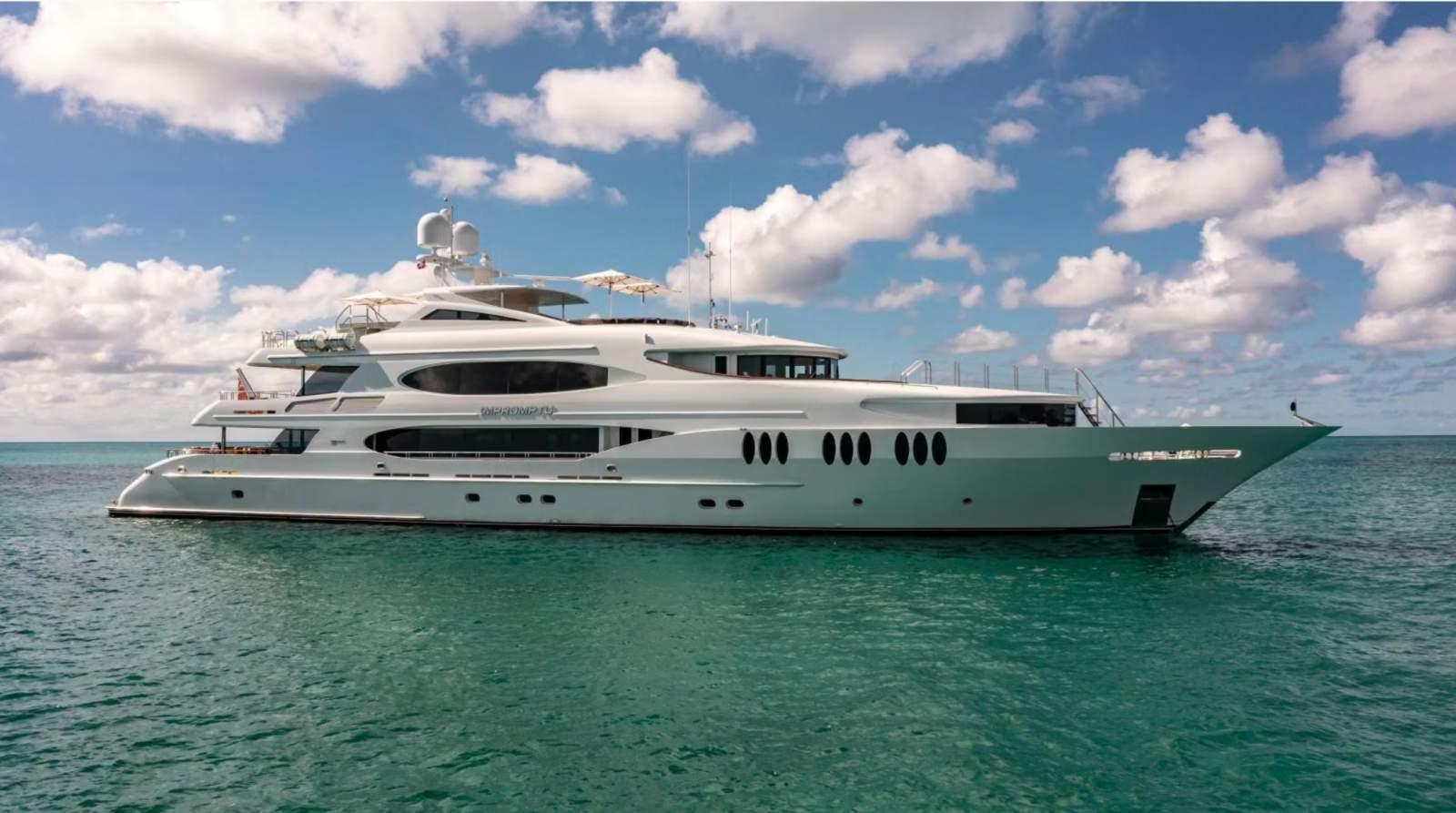 Trinity Yachts 164