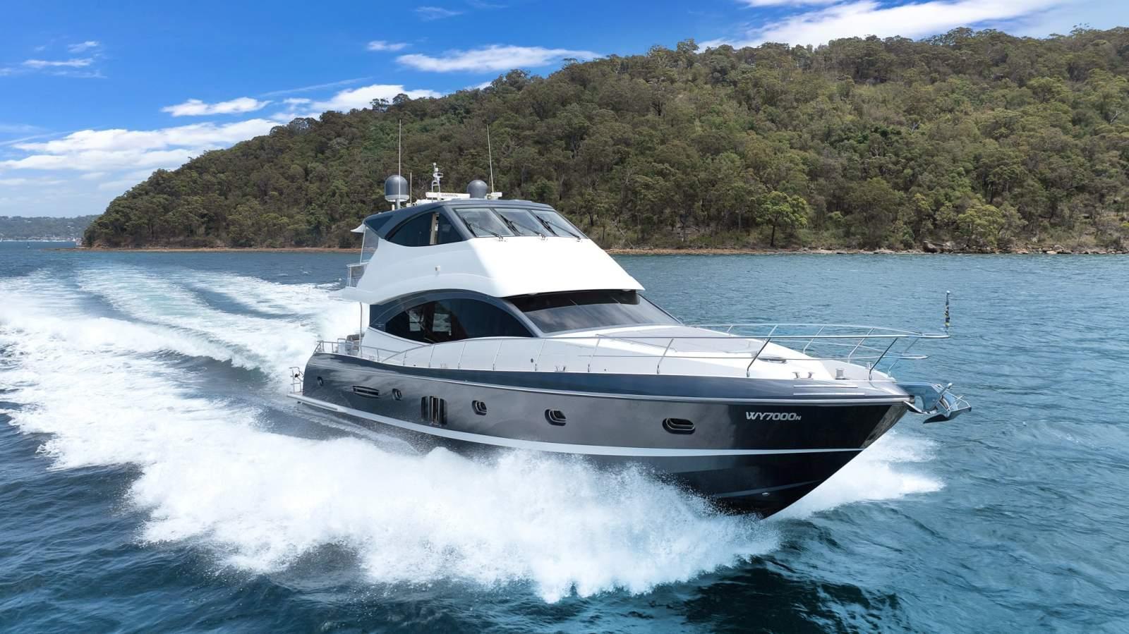 Whitehaven Flybridge 7000
