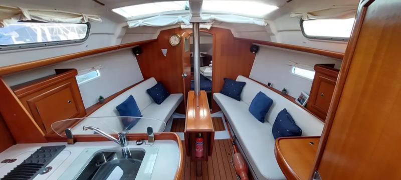 Beneteau Oceanis 323