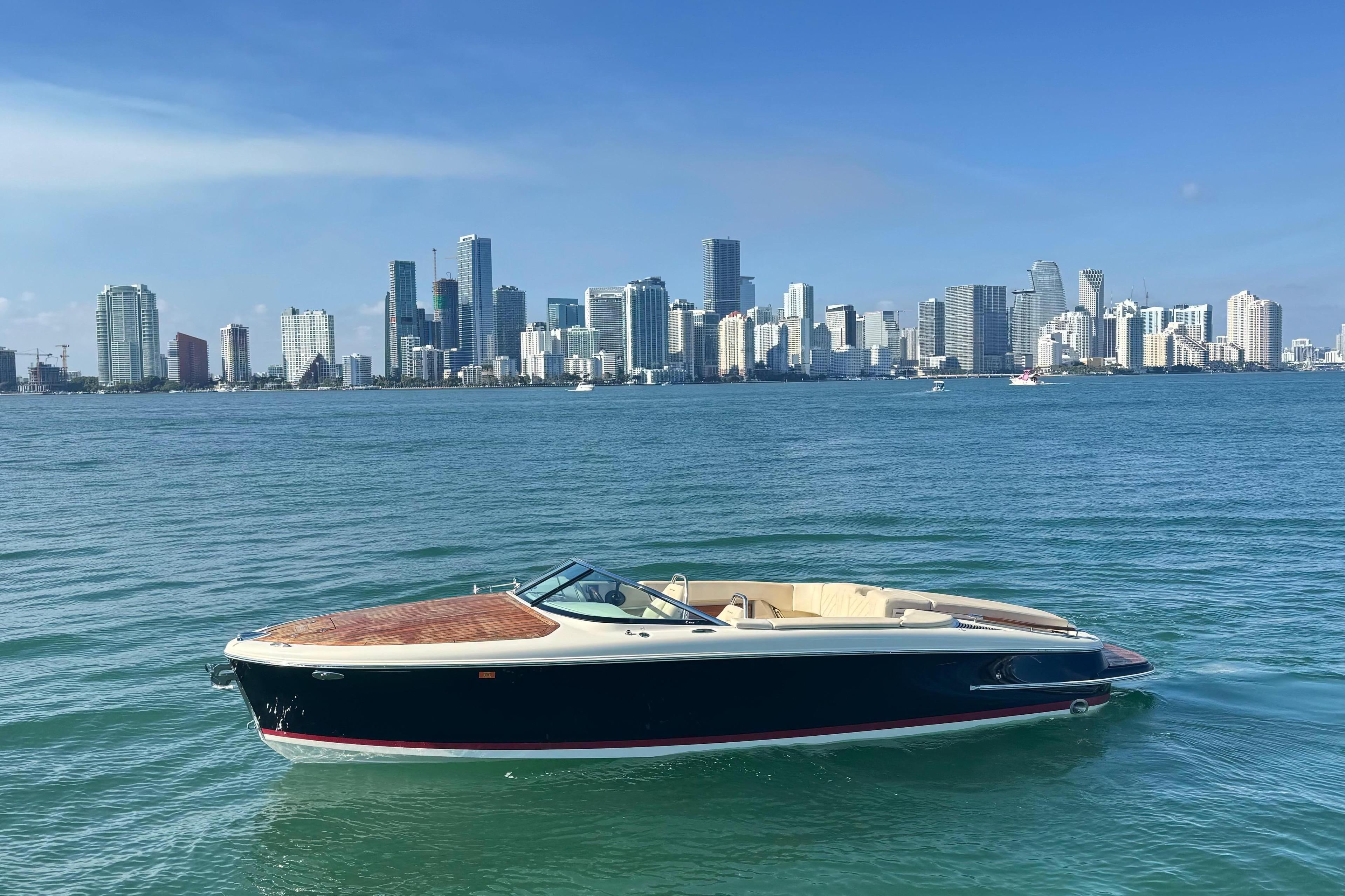 Chris Craft Capri 27
