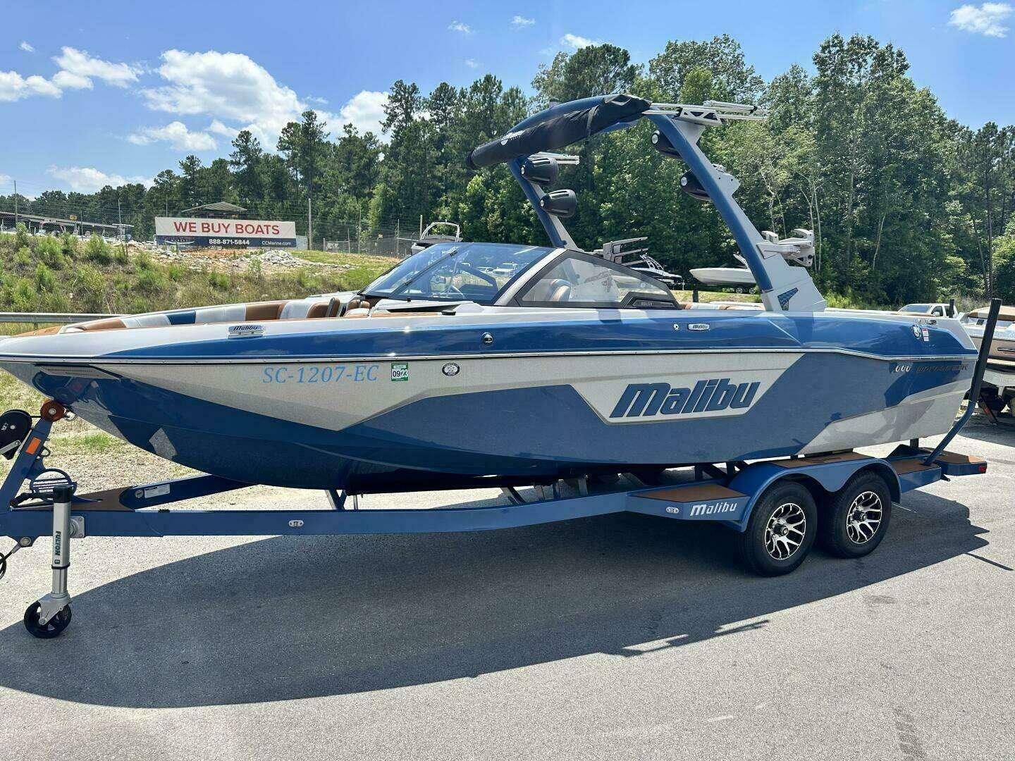Malibu 23 LSV Wakesetter