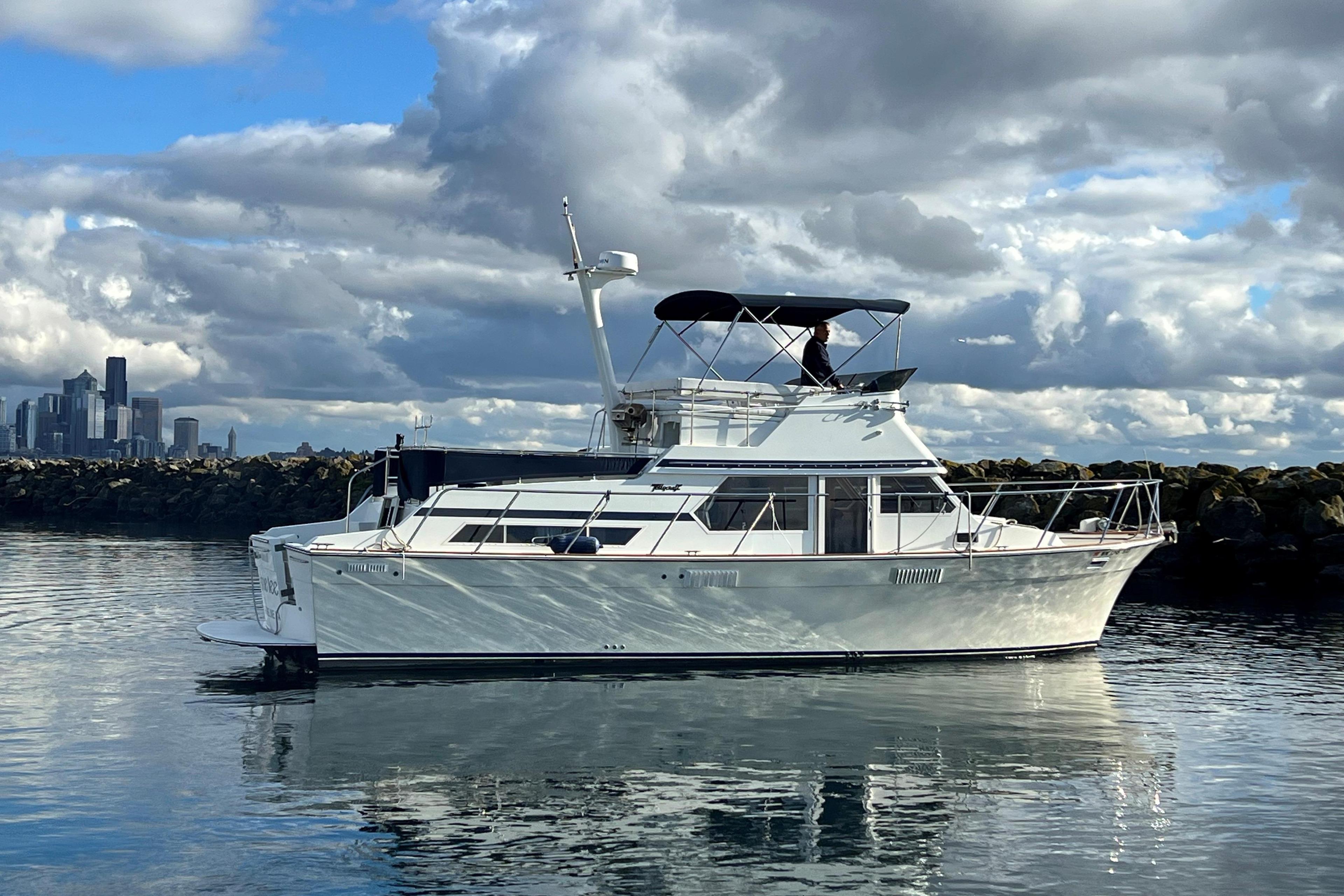 Tollycraft 40 Tri-Cabin