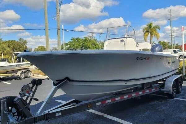 Sea Hunt Ultra 211