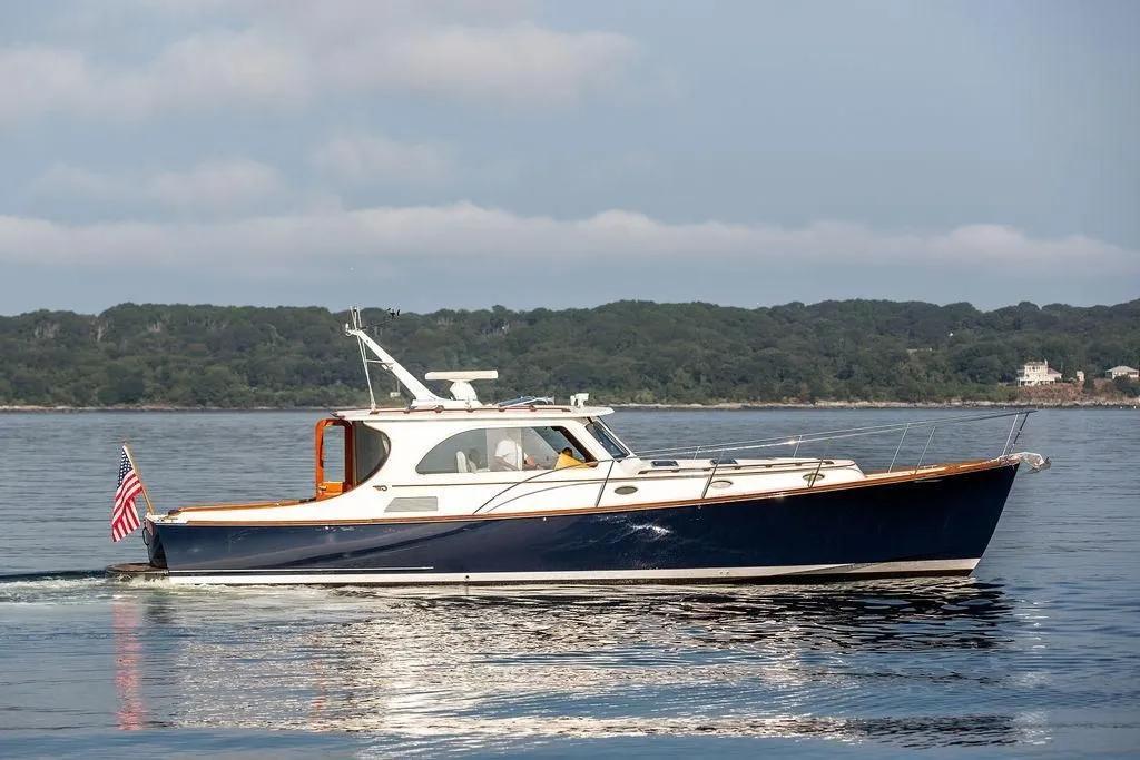 Hinckley Talaria 44