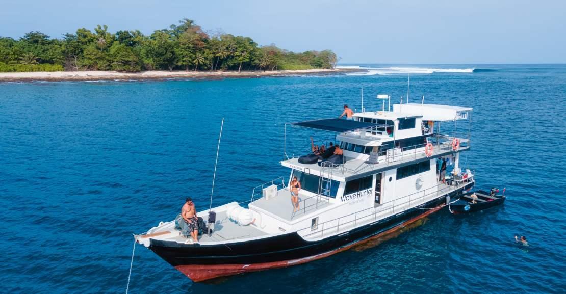 Cruise Indonesian Wooden Hull