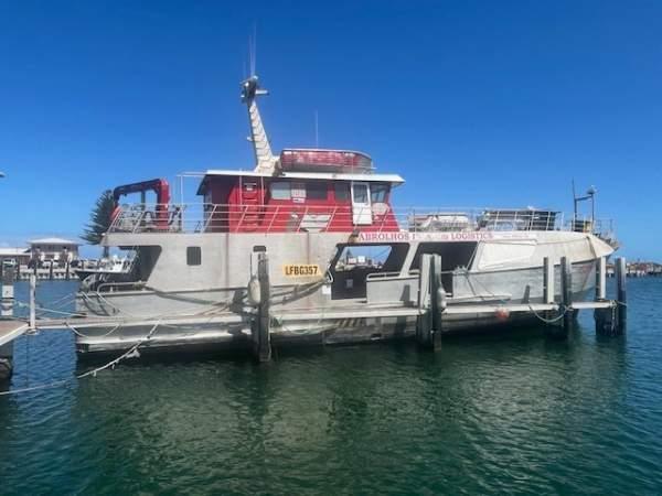 Batavia Boat Builders ISLAND LEADER