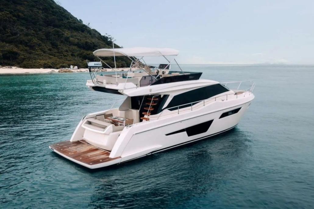 Ferretti Yachts 500