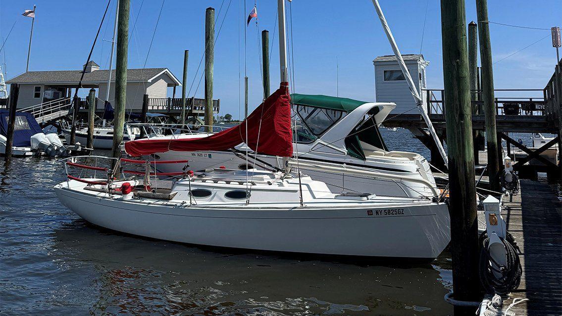 Alerion Express 28