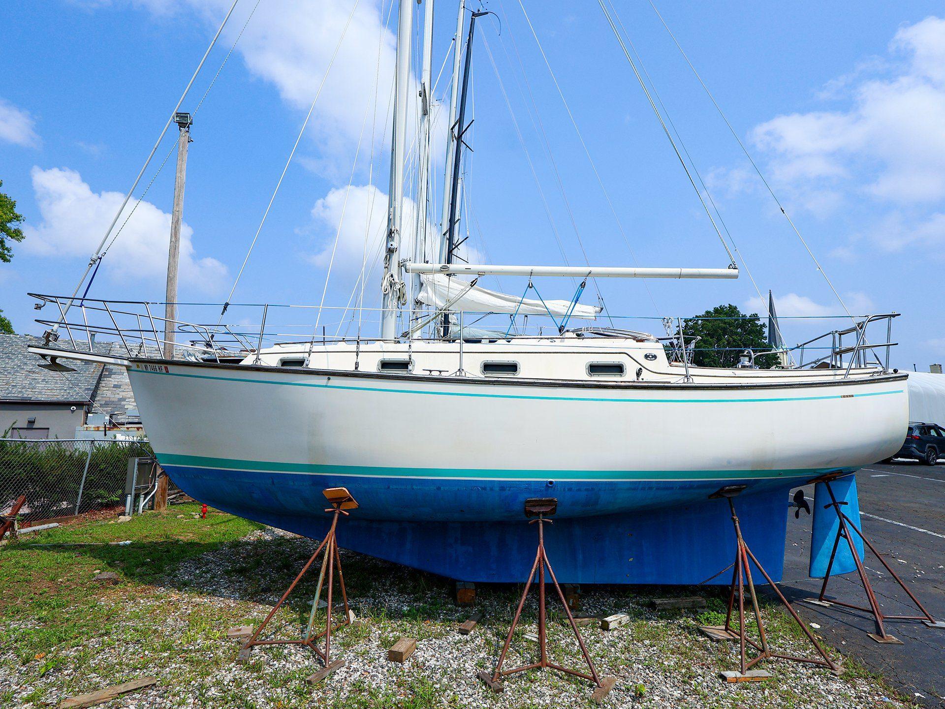 Island Packet 31