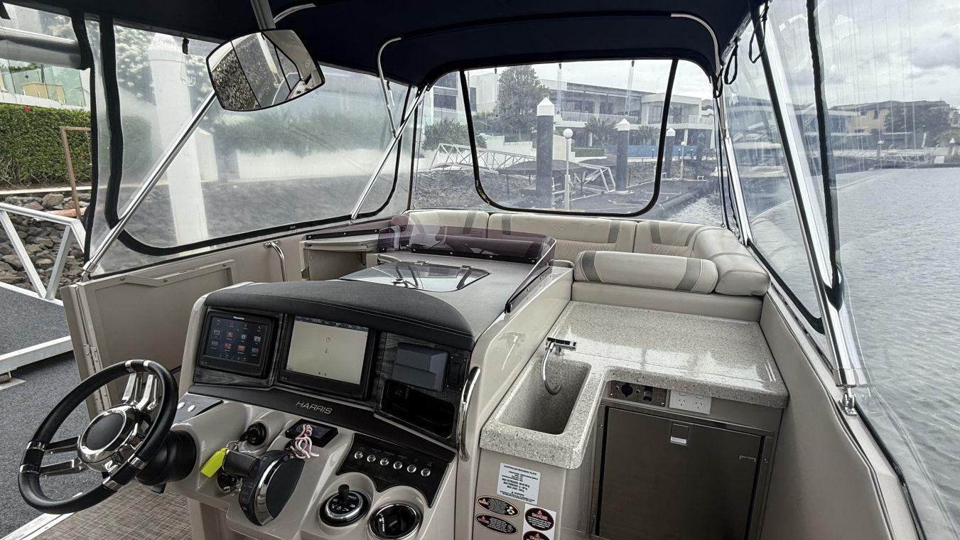 Harris Grand Mariner 270