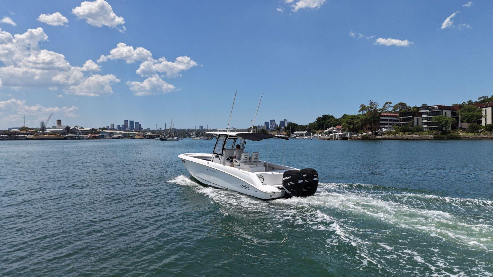 Boston Whaler 320 Outrage