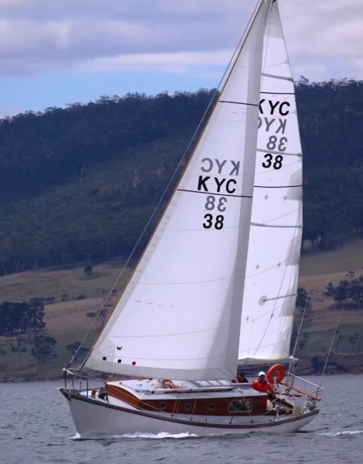 North Sea 31 Huon Pine Sloop "HERMOINE of the Derwent" – Owner Says SELL