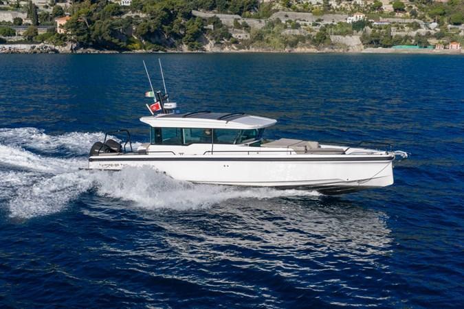 Axopar 37 XC Cross Cabin