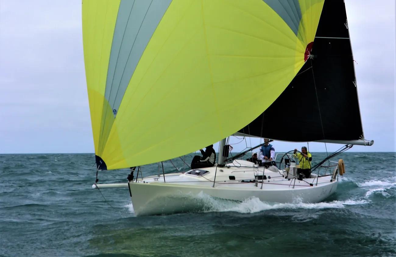 J Boats J/105