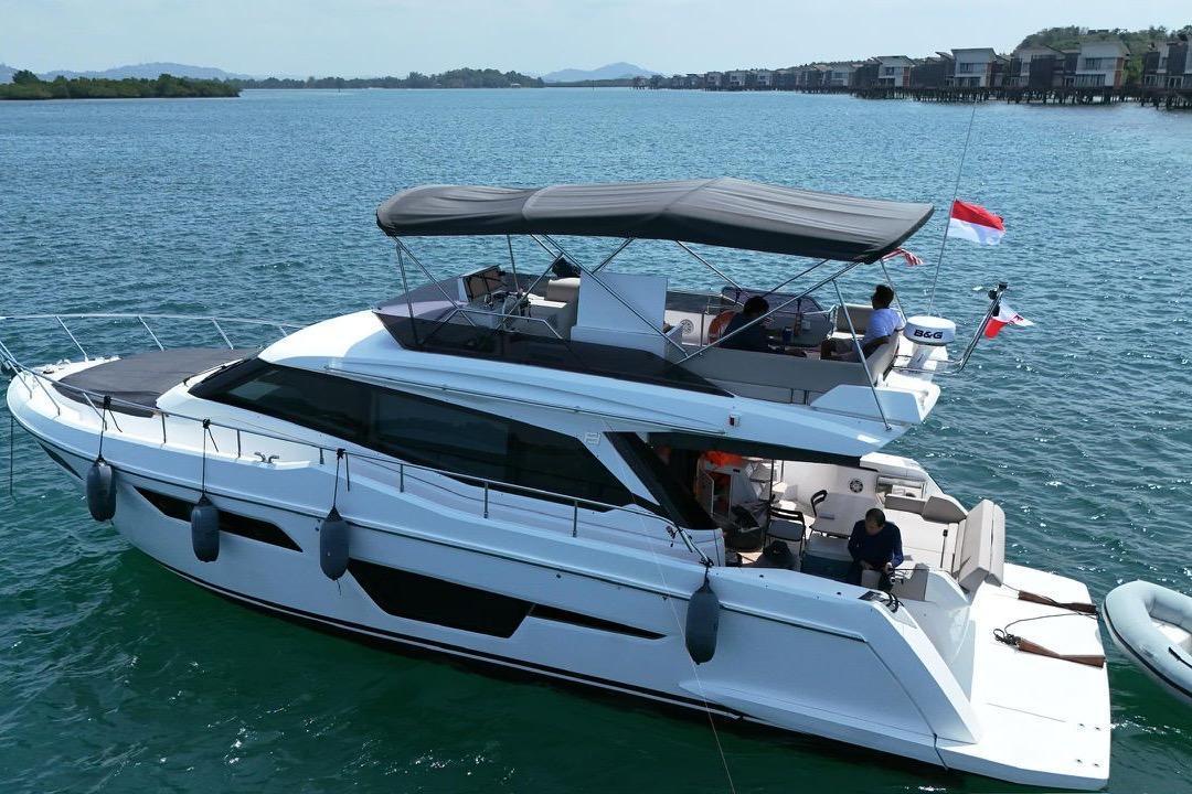 Ferretti 500