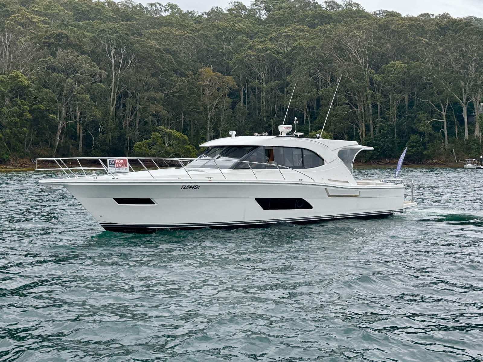 Riviera 445 SUV