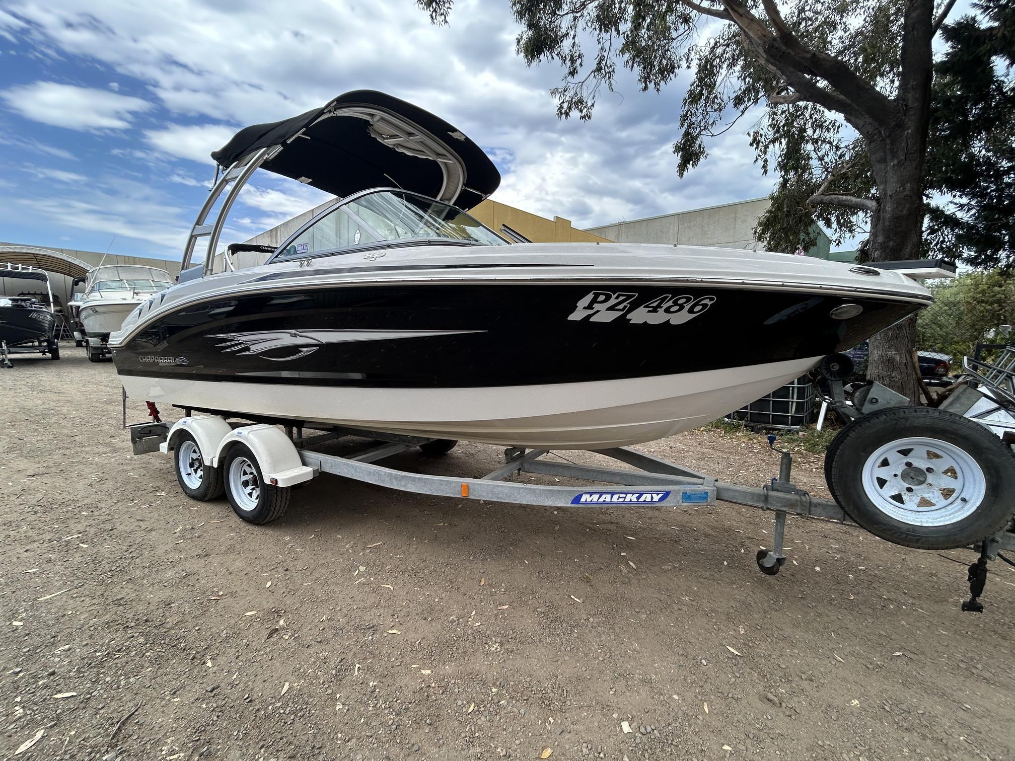 Chaparral 19 H20 Ski-Fish Bowrider