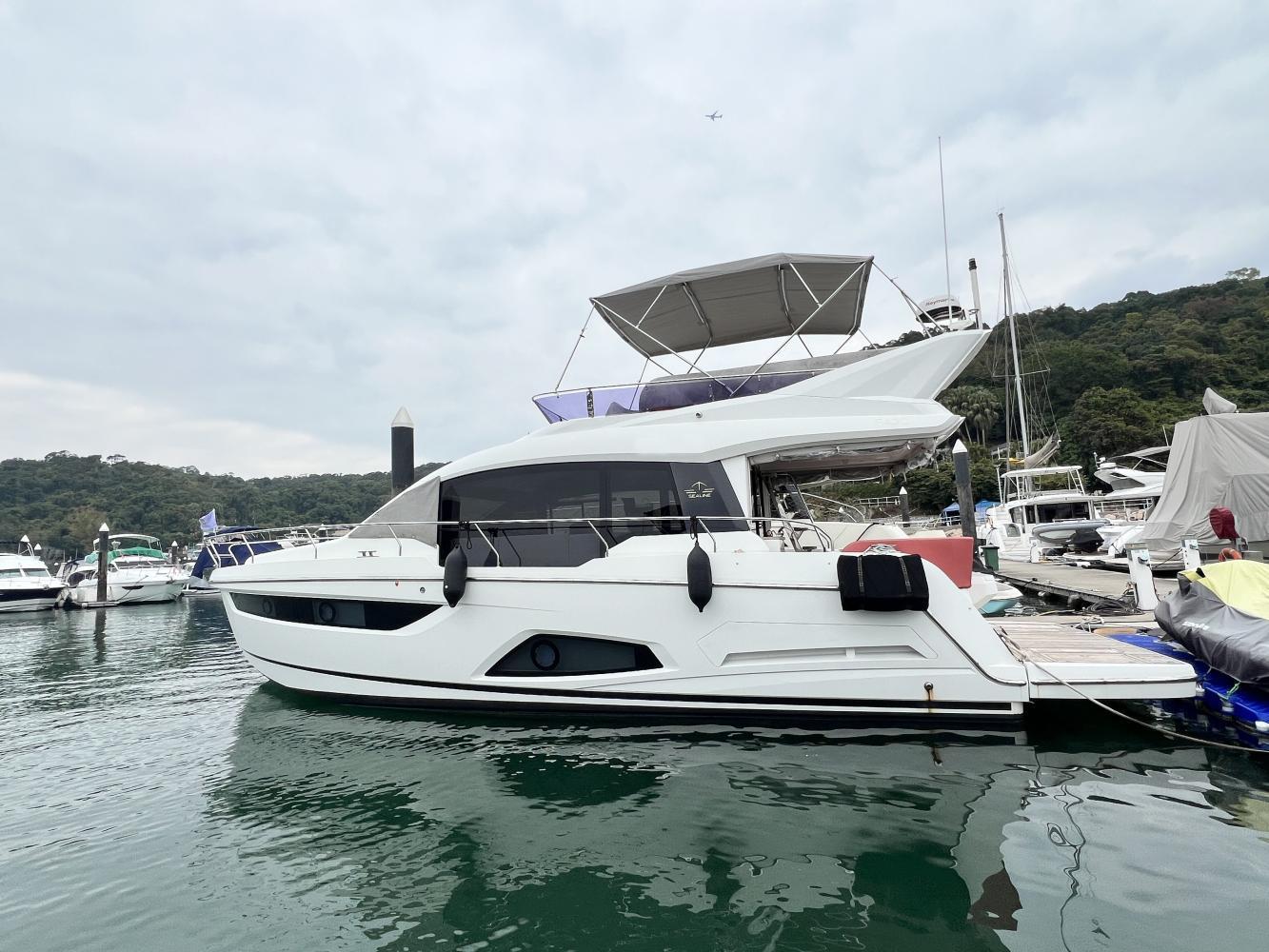 Sealine F430