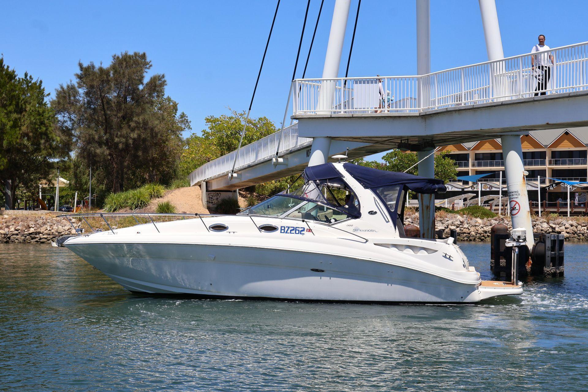 Sea Ray 355 Sundancer