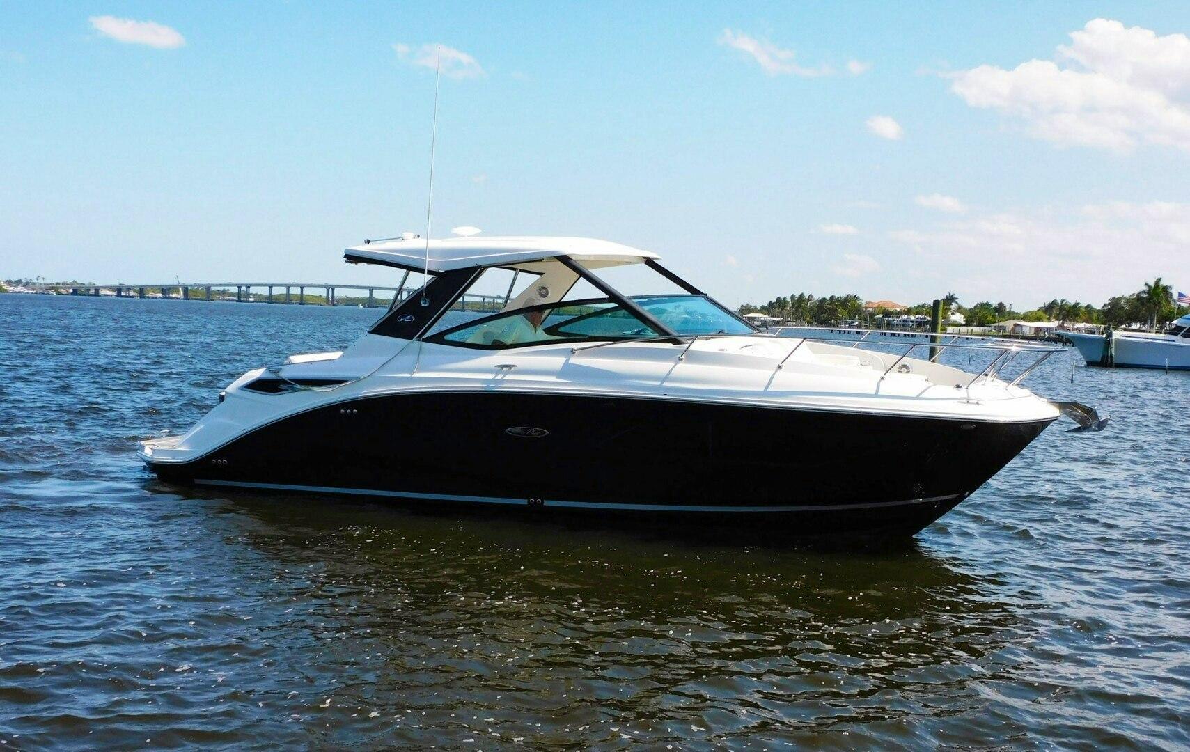 Sea Ray Sundancer 320