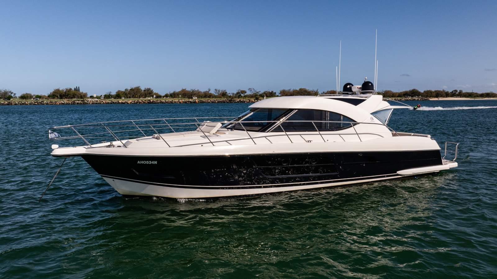 Riviera 5000 Sport Yacht Series II