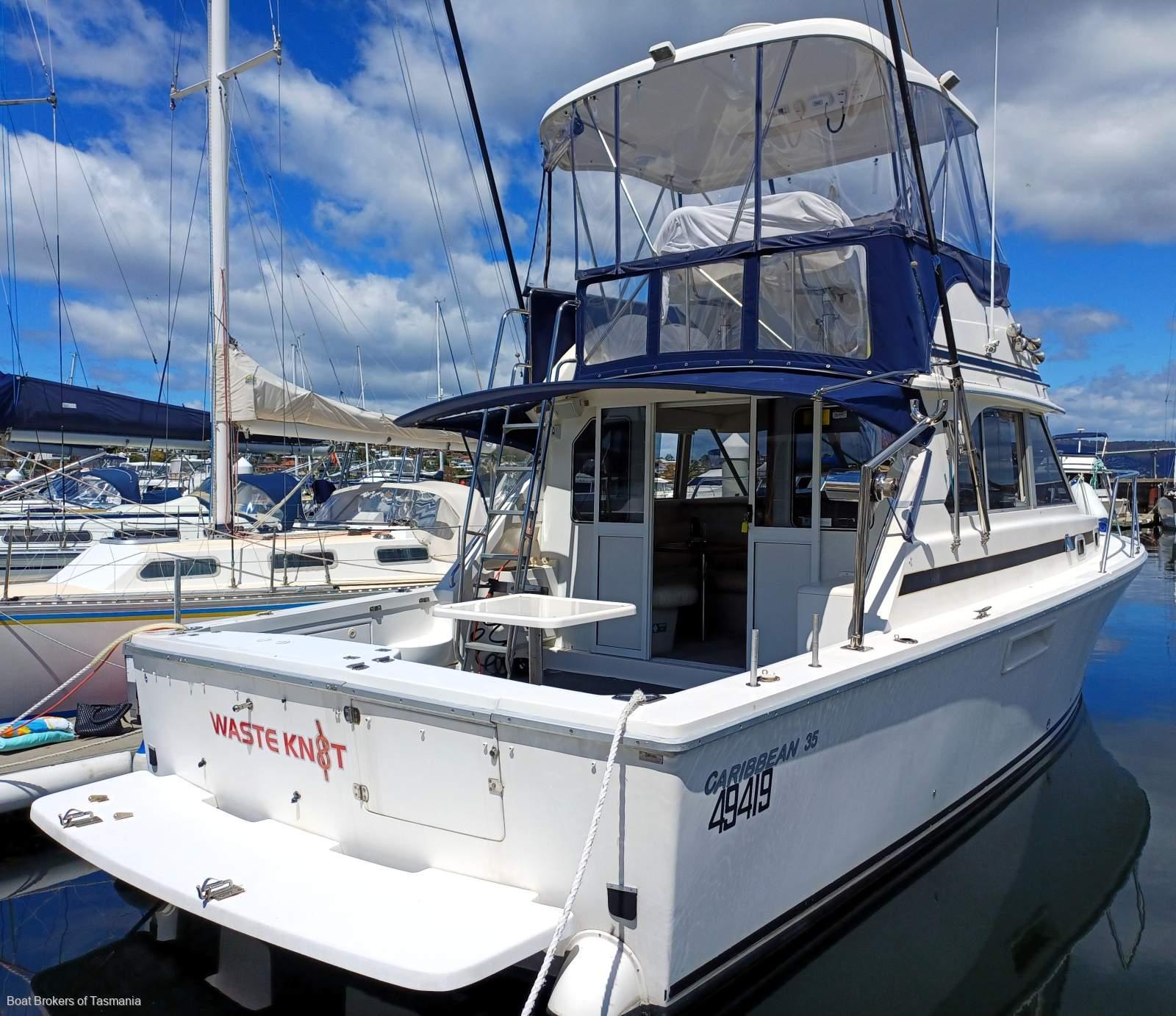 Caribbean 35 Flybridge Cruiser