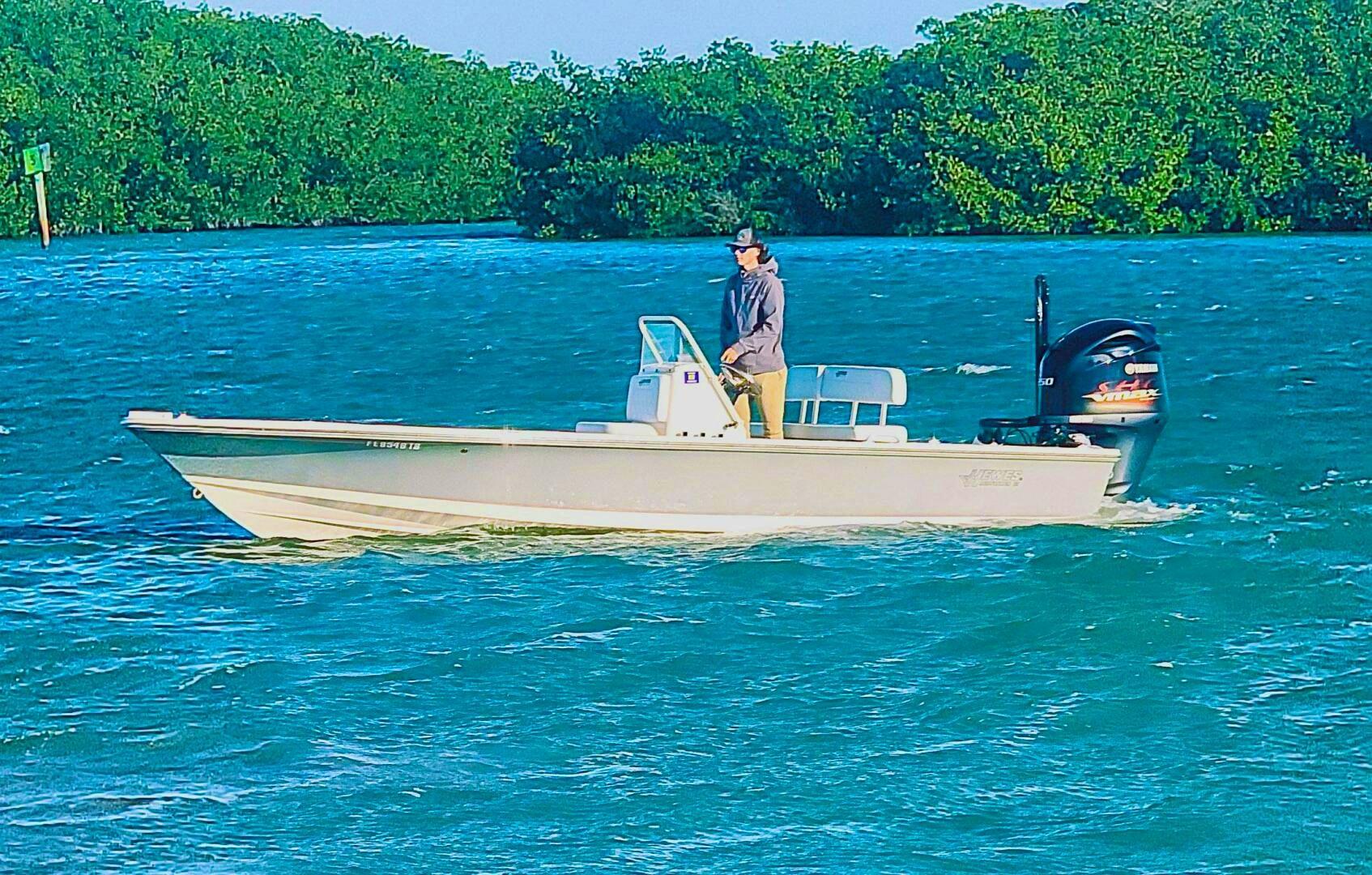 Hewes Redfisher 21