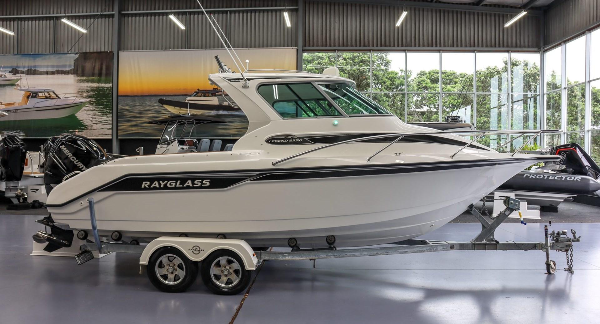 Rayglass 2350 Legend Outboard