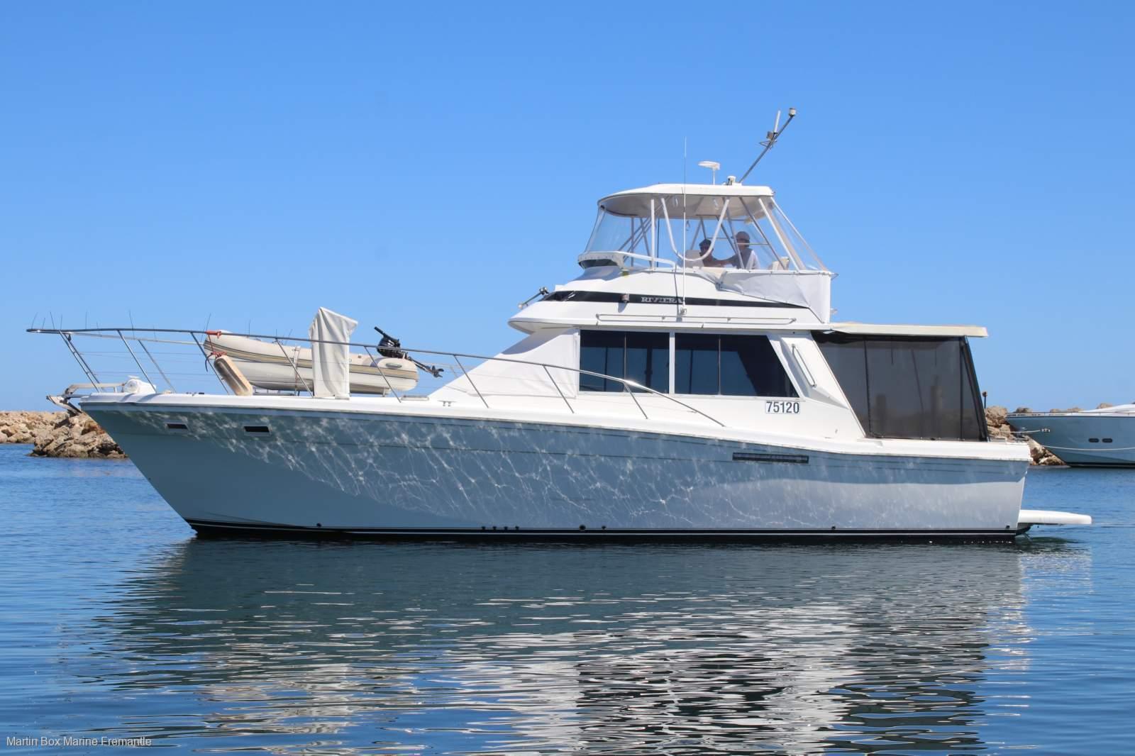 Riviera 44 Flybridge