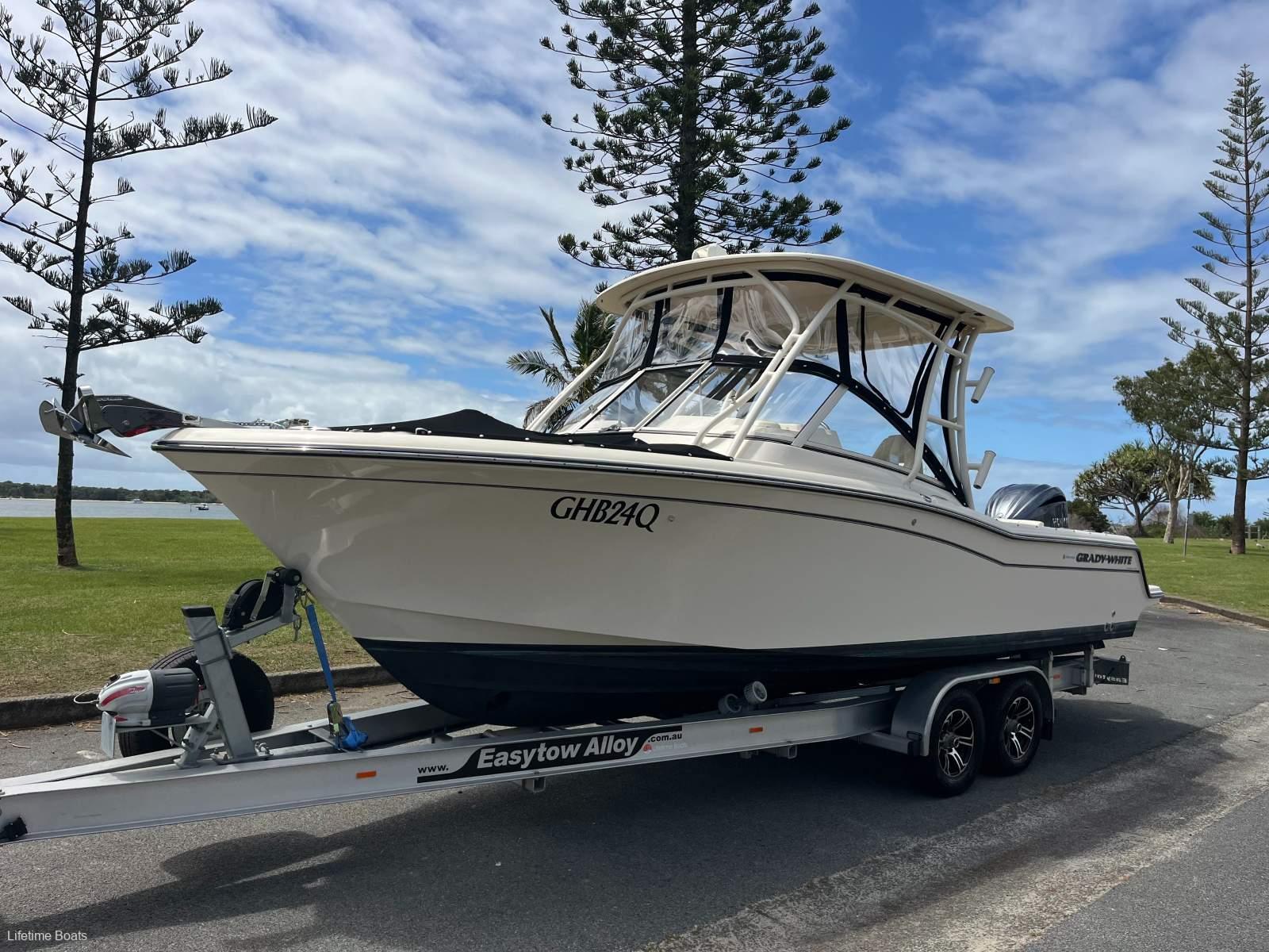 Grady-White Freedom 235