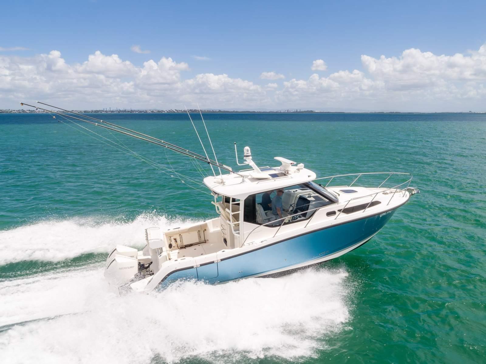 Boston Whaler 325 Conquest