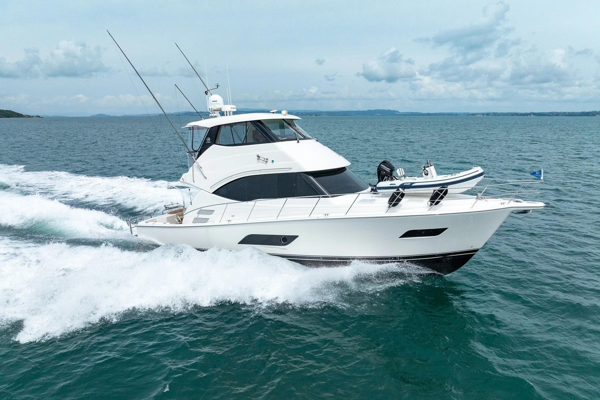 Riviera 52 Enclosed Flybridge